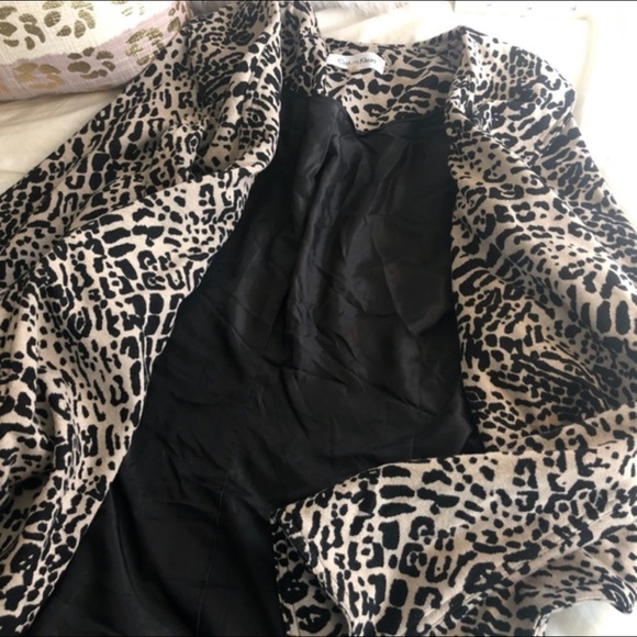 Calvin Klein Cardigan Cheetah Print with Ruffle - Picture 4 of 4